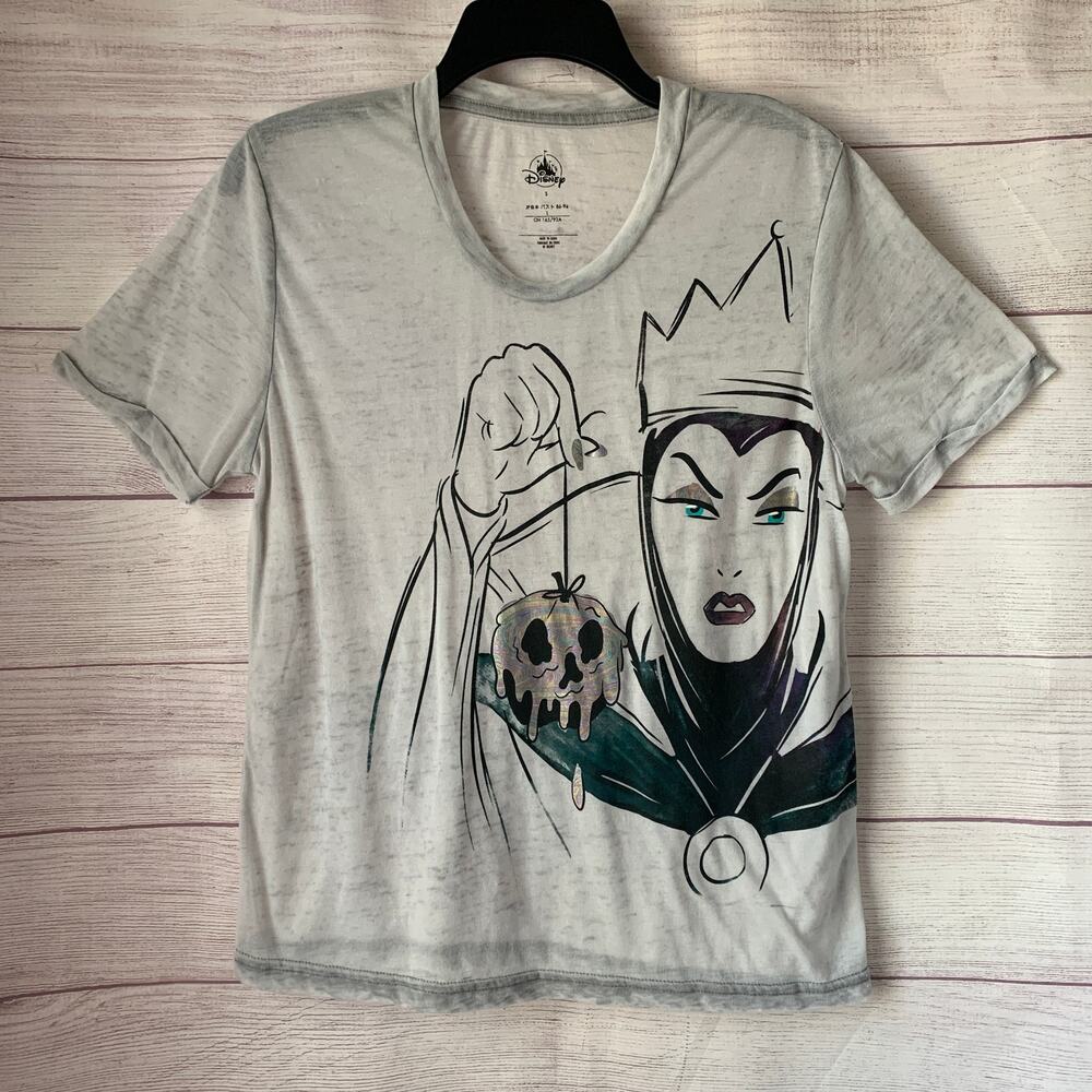 Disney Light Heather Gray Evil Queen Graphic T-Shirt Poisoned Apple Size S